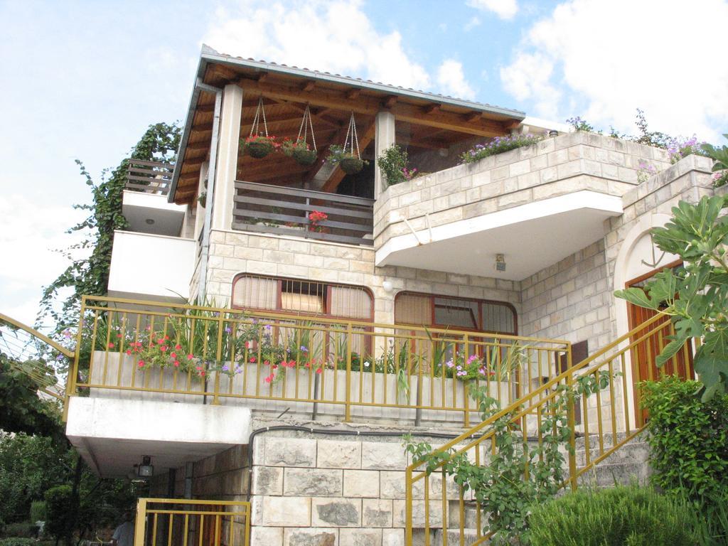 Apartments Bozic Τρέμπινιε Εξωτερικό φωτογραφία