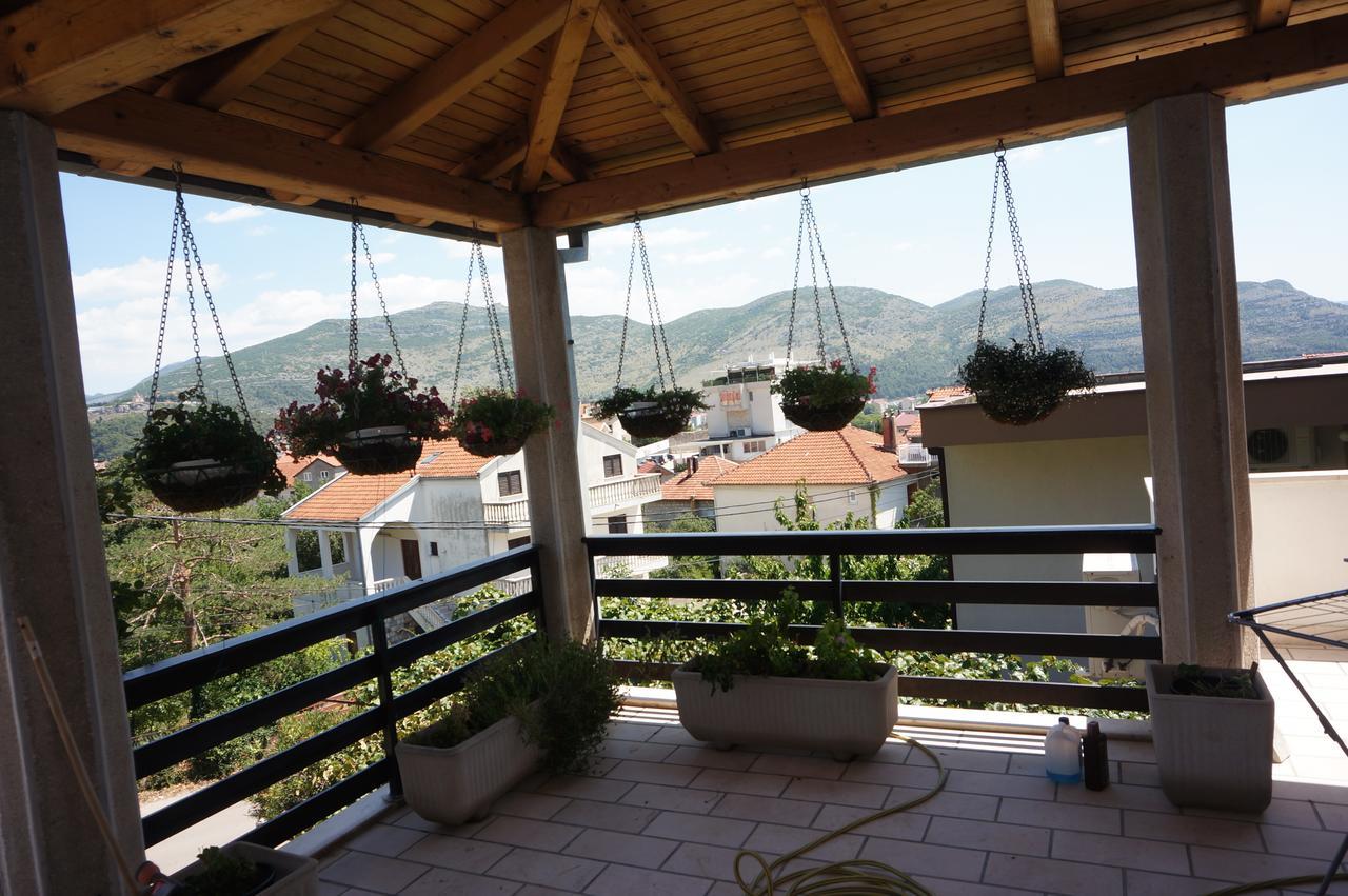 Apartments Bozic Τρέμπινιε Εξωτερικό φωτογραφία