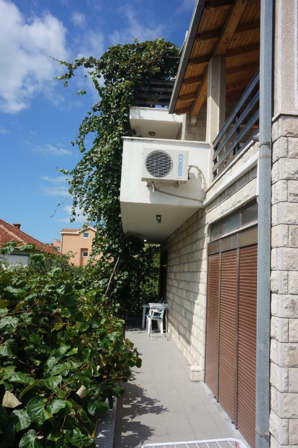 Apartments Bozic Τρέμπινιε Εξωτερικό φωτογραφία